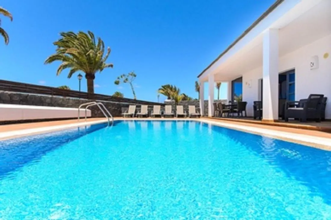 Villas Mamma Mia Pool Heat Private & Jacuzzi Playa Blanca